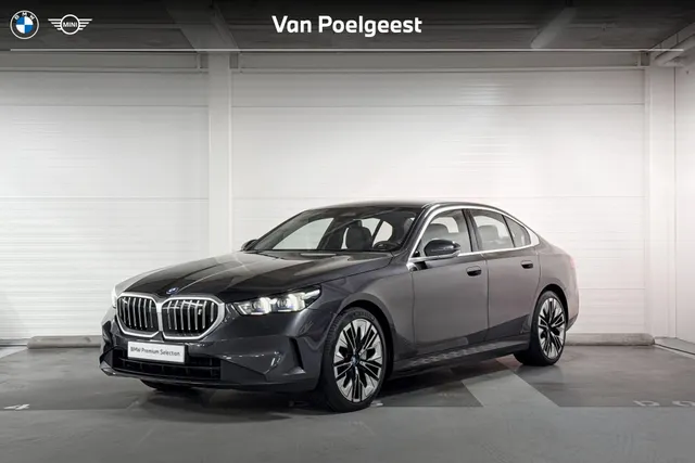 BMW i5 Sedan
