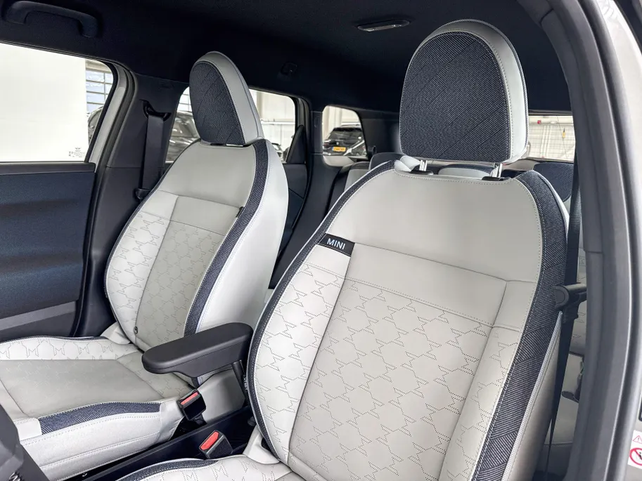 MINI Aceman SE Classic S 54.2 kWh