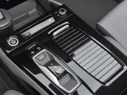 Audi Q6 e-tron S edition performance 100 kWh 306pk · SOH 98,1% · Panoramadak · Warmtepomp · 360 Camera · Wegklapbare Trekhaak · Bang & Olufsen · Kuipstoel · 21'' Inch · Garantie t/m 21-01-2031 of 100.000km