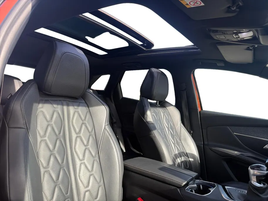 Peugeot 3008 1.2 PureTech GT Line | Trekhaak afneembaar | Navigatie | Stoelverwarming | 360 graden | Cruise Control | Android Auto/Apple Carplay | 12 maanden garantie!