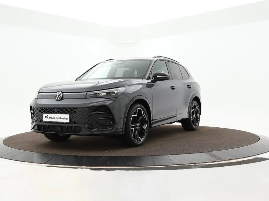 Volkswagen Tiguan 1.5 eTSI 150pk DSG R-Line Edition · 360 Camera · Apple/Android Car Play · Sfeerverlichting · Massage · Black Style · 20'' Inch ·