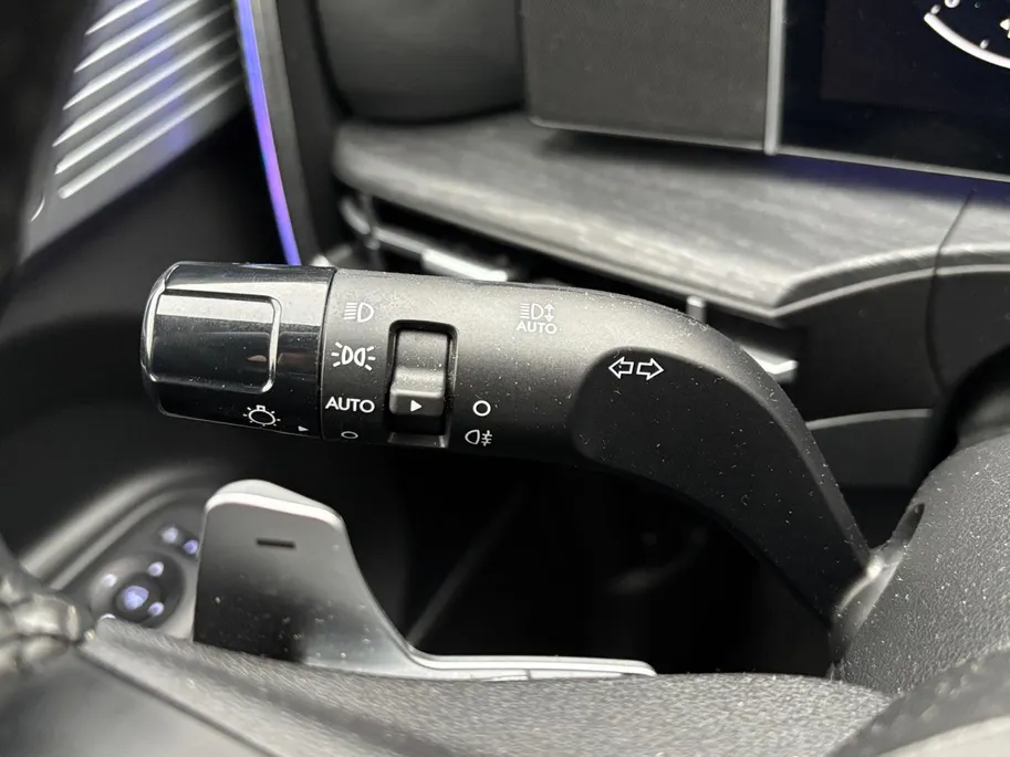 Hyundai Santa Fe 1.6 T-GDI PHEV Premium Plus 4WD 7p | Uniek Two Tone wrap Z-Signing | LED koplampen | Bose Audio | All Season banden | Lederen bekleding | NU Rijklaarprijs! Incl.12 Maanden, APK, Onderhoudsbeurt etc! Premiumpakket gratis!