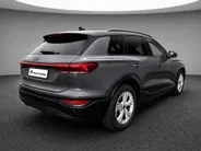 Audi Q6 e-tron edition 83 kWh 252pk · SOH 96,3% · Panoramadak · 360 Camera · Inklap. Trekhaak ·  Luchtvering · Stuur- & Stoelverwarming · Apple/Android Car Play · Garantie t/m 13-07-2030 of 100.000km