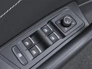 Volkswagen T-Roc 1.5TSI/150PK R-Line Black Style · Panoramadak · Camera + Parkeersensoren · Keyless · Apple/Android Car Play · Stoelverwarming · Garantie t/m 20-08-2027