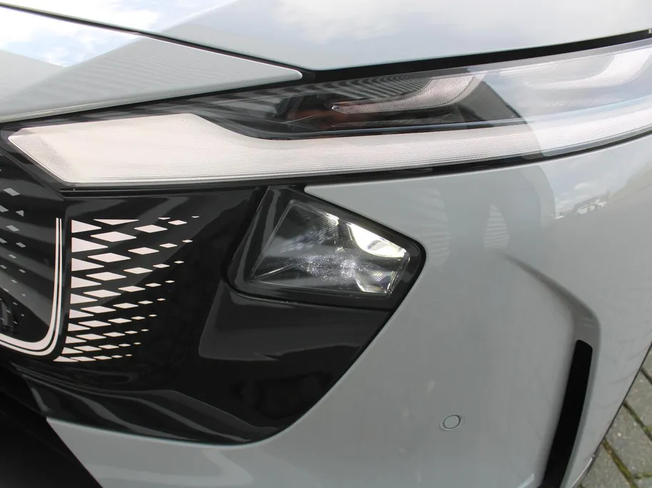 Mazda 6 6e Takumi Long Range 80 kWh | Stuur-/stoelverwarming + ventilatie | 360 camera | Pano dak | Zwart leer | 19' LM | HUD | LED | Elek. stoelverst. |