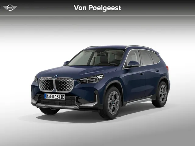 BMW iX1
