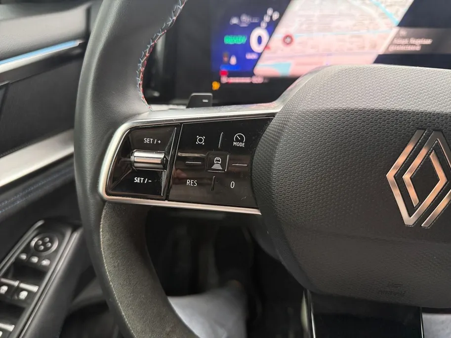 Renault Austral 1.2 E-Tech full hybrid 200 techno esprit Alpine AUTOMAAT NAVI AIRCO CAMERA ELECTRISCHE STOELEN STOELVERWARMING STUURVERWARMING HOGE INSTAP APPLE CARPLAY ANDROID AUTO ZEER MOOIE AUTO