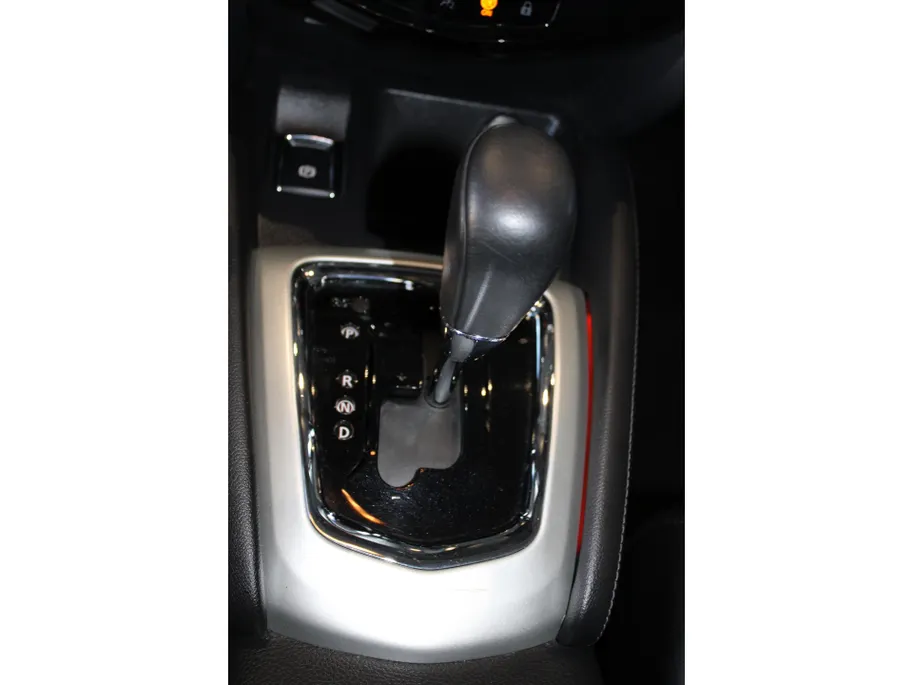 Nissan QASHQAI 1.2 Tekna | Automaat | Lederen bekleding | Electrische Stoel verstelling | 360grd camera | Parkeersensoren voor en achter | Dodehoek sensoren | Nette auto met weinig kilometers | Stoel verwarming |