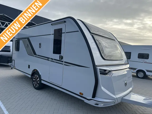Knaus Sudwind Black Selection