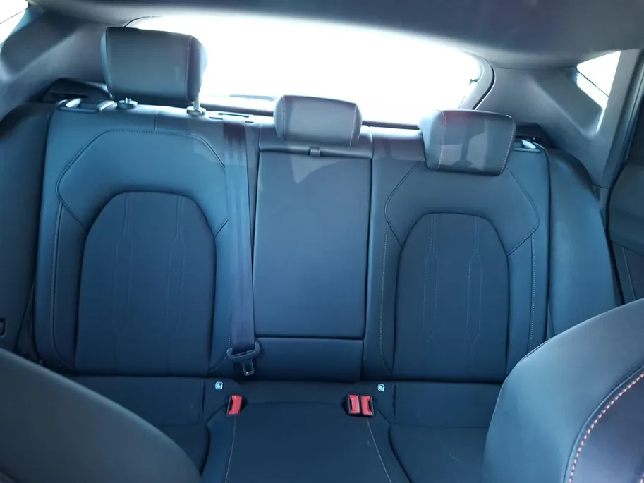 CUPRA Leon 1.5 TSI e-Hybrid PHEV Essential | 99% SOH| Led Koplampen | Apple/Android Carplay | Keyless | Half leder | Stoel/Stuurverwarming | Digital Cockpit | Fabrieksgarantie! |