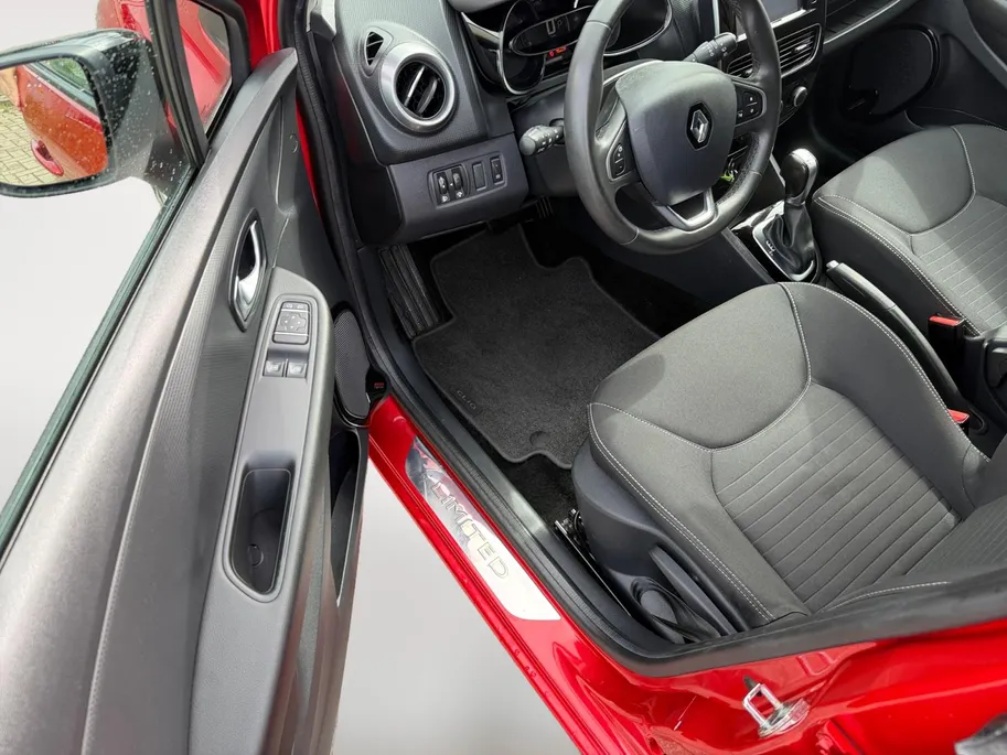 Renault Clio Estate 1.2 TCe Limited | Automaat | Navigatie | Bluetooth | Airco | Parkeersensoren | Cruise Control | 12 Maanden BOVAG Garantie