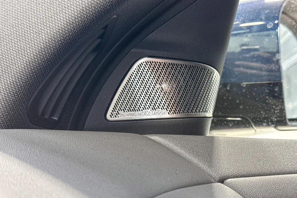 BMW iX3 50 xDrive 113 kWh