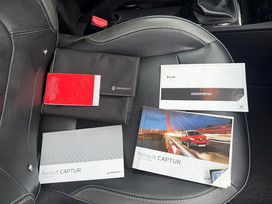 Renault Captur 0.9 TCe Xmod Two Tone | Lederen Bekleding | Achteruitrijcamera | Climate Control | Stoelverwarming | 12 maanden garantie! |