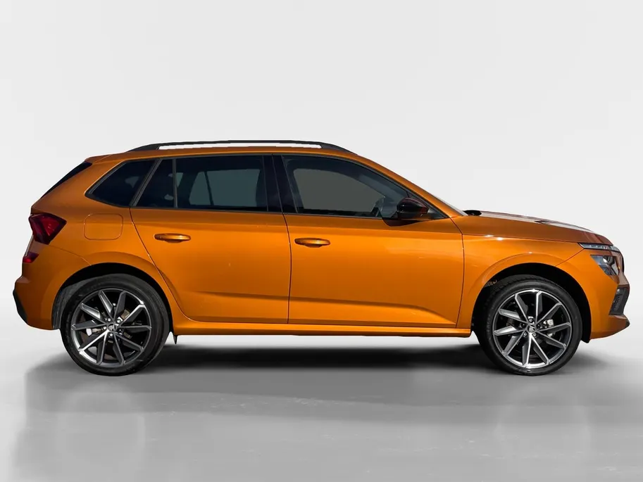 Škoda Kamiq 1.5 TSI Sport Business 150PK AUTOMAAT |Stoelverwarming| Climate control| Cruise Control| Parkeersensoren v+a| Achteruitrijcamera| Sportstoelen| Digitaal dashboard| Super strakke auto!