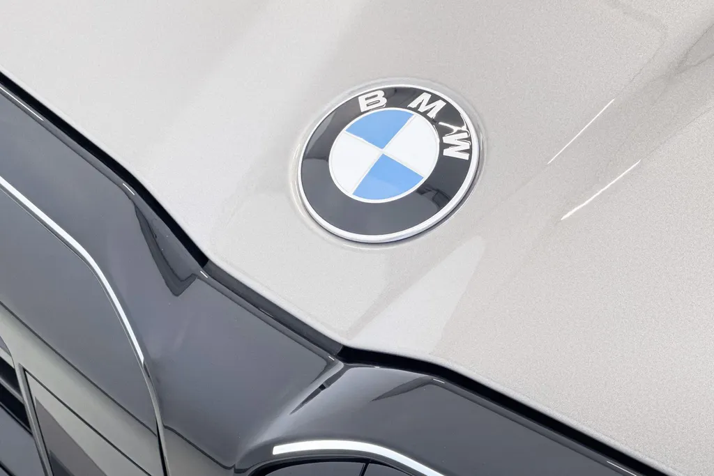 BMW M5 Touring M Drive Professional