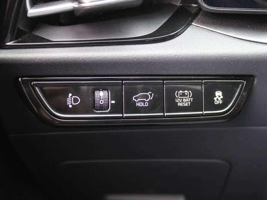 Kia Niro 1.6 GDi Hybrid DynamicPlusLine | Schuif-/kanteldak | Stuur-/stoelverwarming | Cruise adapt. | Camera | HUD | LED | Clima | 16' LM | Navi |