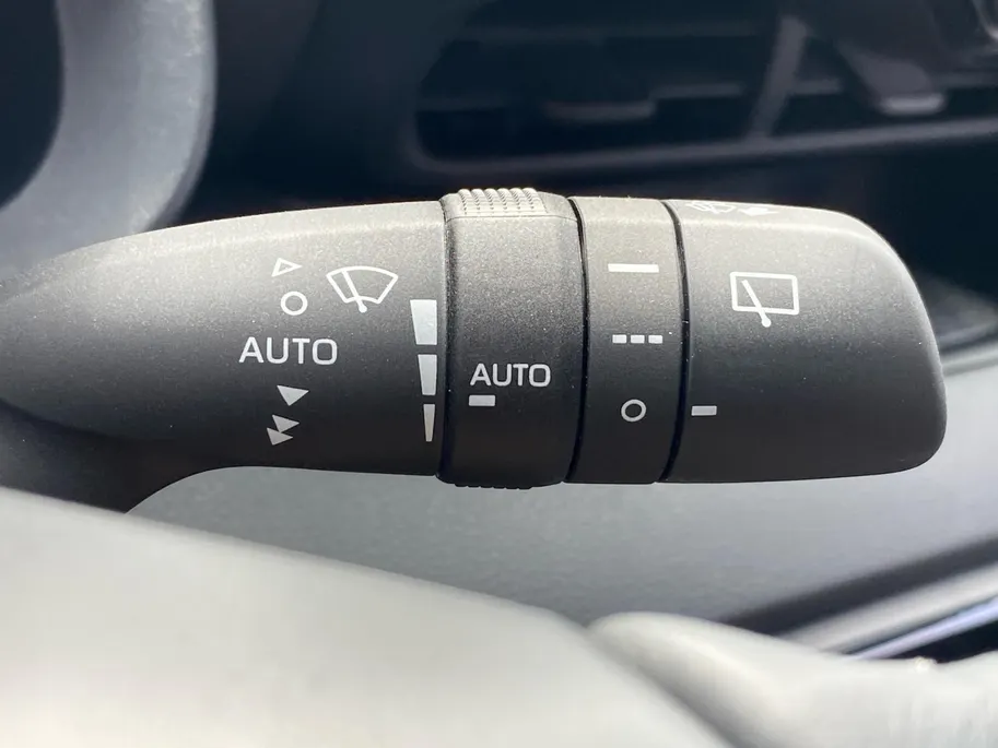 Toyota Yaris 1.5 Hybrid 115 automaat Comfort NIEUW | Digitaal cockpit | Full LED koplampen | 16' lm velgen | cruise control | etc.