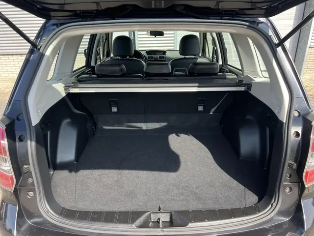 Subaru Forester 2.0 Comfort Automaat | All Season Banden | Trekhaak | Lederen Bekleding | Verwarmde Voorstoelen