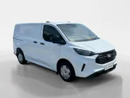 Ford Transit Custom 280 2.0 TDCI L1H1 Trend 110 pk | 3-zits | Airco | Parkeersensoren voor en achter | Apple Car PLay / Android Auto | LED dagrijverlichting |