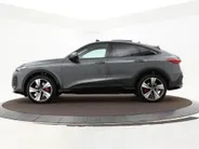 Audi Q5 Sportback 2.0 TFSI e-hybrid 367pk Quattro S edition Competition · Panoramadak · Inklap. Trekhaak · 360 Camera · Matrix LED · Elek. Stoelen · RS Carbon Styling Pack · Garantie t/m 10-12-2030 of 100.000km