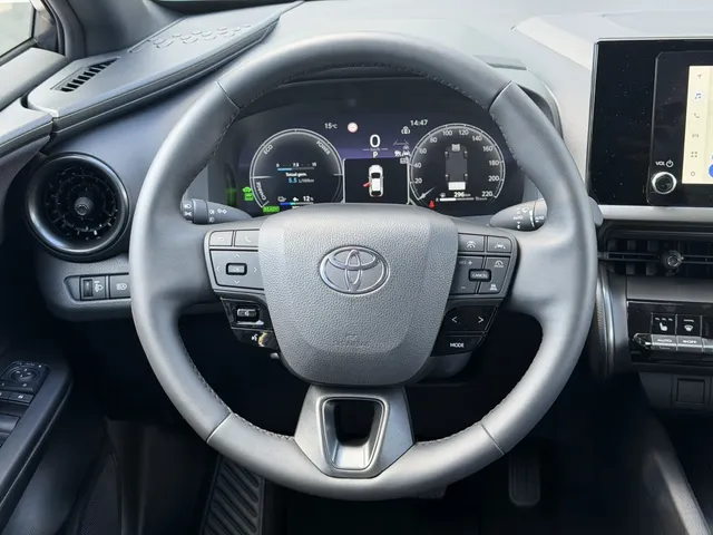 Toyota C-HR 2.0 PHEV 220 Dynamic Bi-Tone | All Seasons |