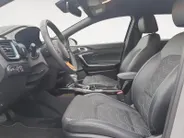 Kia Ceed Sportswagon 1.0T MHEV Design Edition | Stoel en stuurverwarming | Dodehoek detectie |  Navigate | Camera | Parkeersensoren voor en achter | Elektrische achterklep | JBL sound |