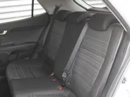 Kia Stonic 1.0 T-GDi MHEV DynamicPlusLine | Stuur-/stoelverwarming | Camera | Cruise | Clima | LED | Navi | 16' LM | Keyless |