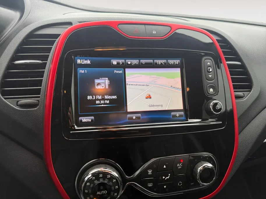 Renault Captur 0.9 TCe Xmod Two Tone | Lederen Bekleding | Achteruitrijcamera | Climate Control | Stoelverwarming | 12 maanden garantie! |