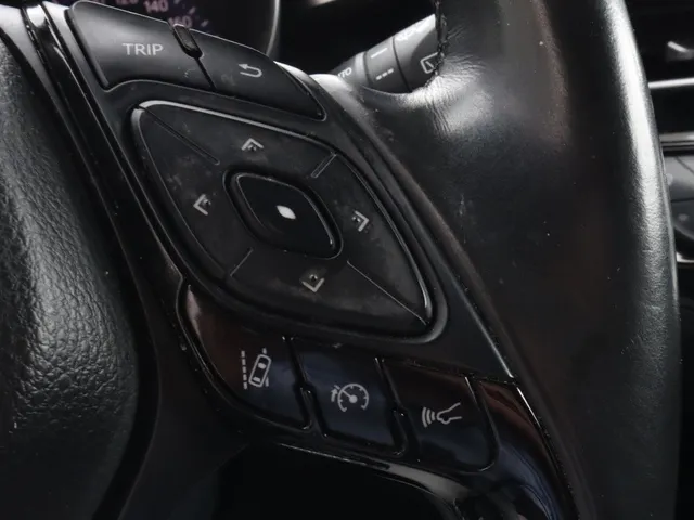 Toyota C-HR 1.8 Hybrid Style Ultimate Blindspot | Stoel en stuurverwarming | All seasons