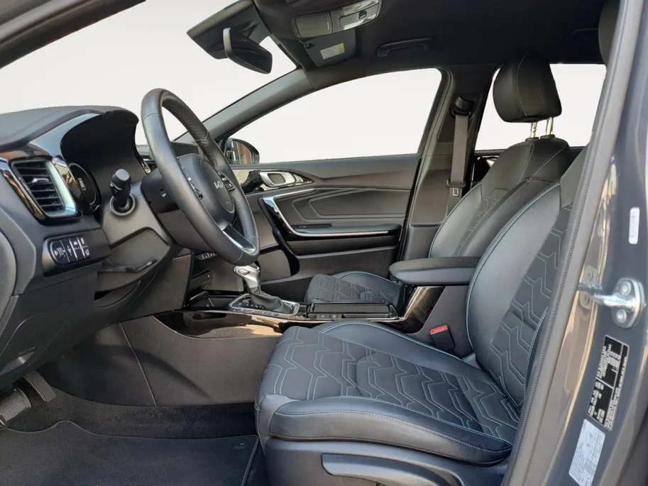 Kia Ceed Sportswagon 1.0 T-GDi MHEV Design Edition | Stoel en stuurverwarming | Navigatie | Camera | Apple Carplay / Android Auto | Elektrisch achterklep |