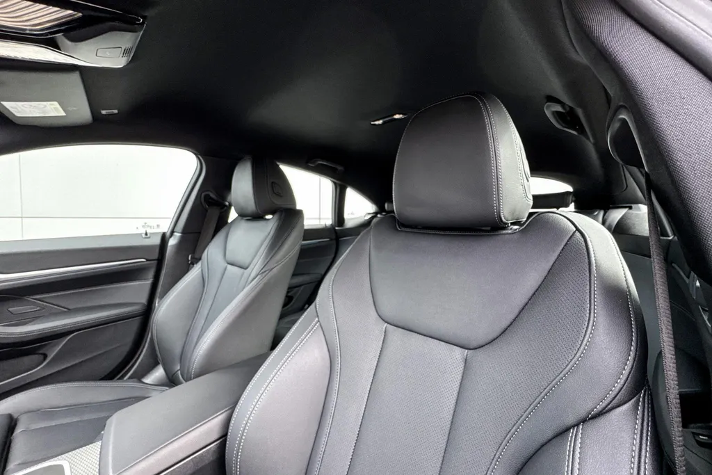 BMW i4 eDrive35 70 kWh