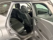 Renault Captur 120PK TCe Intens Automaat | Trekhaak | Navi | LM Velgen Hoogglans Zwart | Camera | Parkeersensoren | Full LED | Climate Control | Cruise Control | Keyless Entry | Elektrische Ramen & Spiegels | Licht & Regen Sensor |