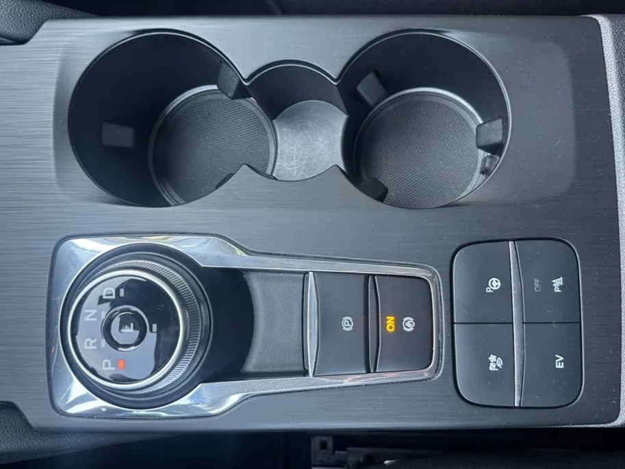Ford Kuga Ford Kuga 2.5 PHEV Titanium stoel/stuurverwarming | panoramadak