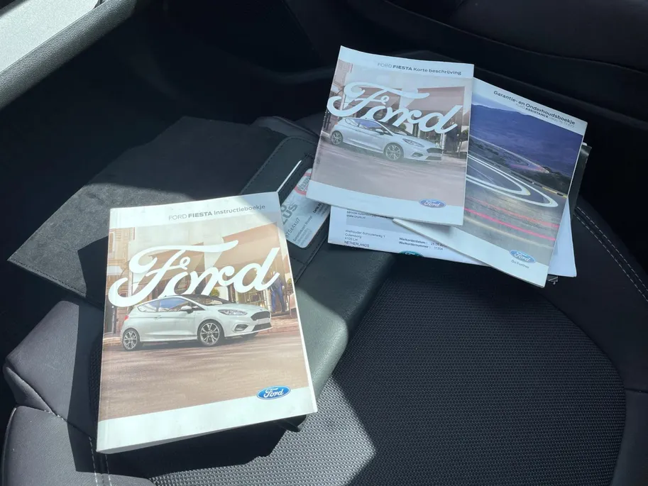 Ford Fiesta 1.0 EcoBoost Vignale 125PK | Adaptieve Cruise Control | B&O | Half leder | Camera | Keyless Entry | Privacy Glass | Winter Pack | Parkeersensoren | Navigatie | All weather banden