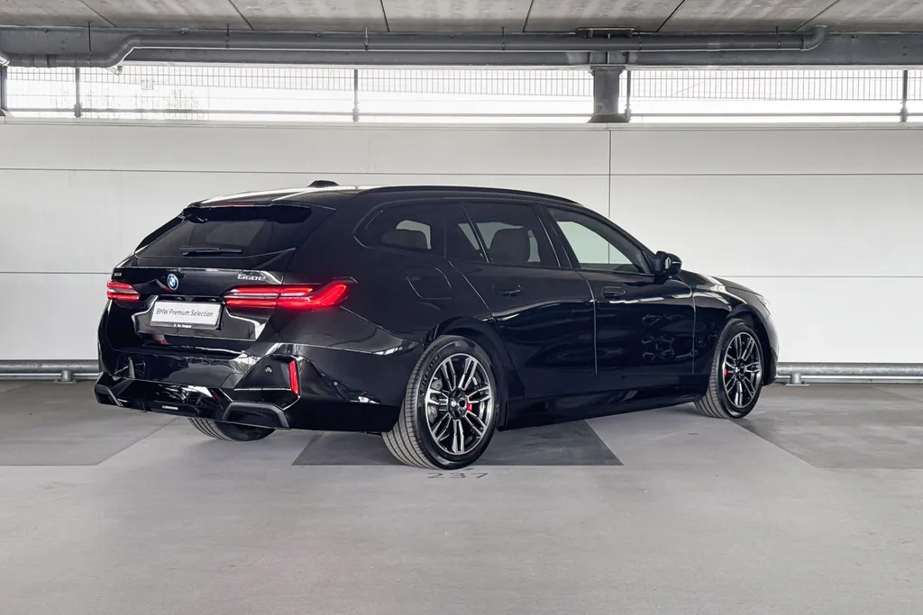 BMW 5 Serie Touring 550e xDrive