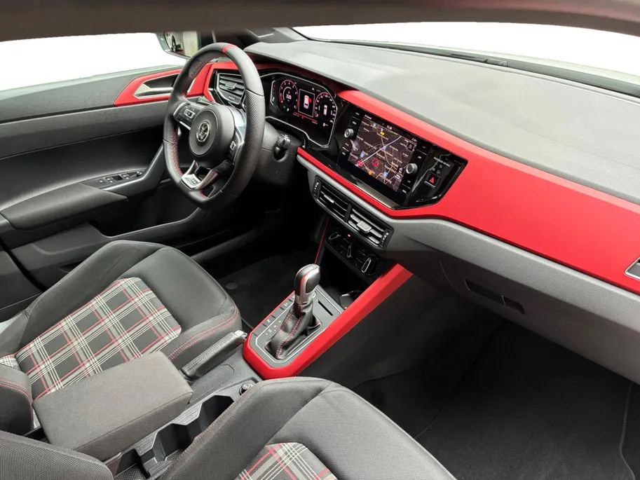 Volkswagen Polo 2.0 TSI GTI *Automaat*Navigatie*Parkeersensoren*LM.Velgen*Dealer Onderhouden!