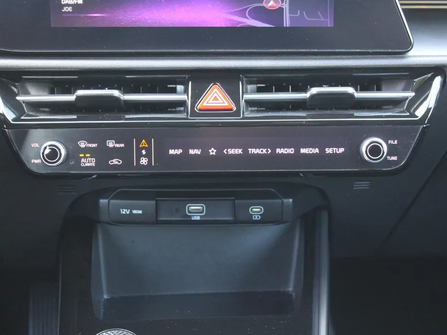 Kia Niro 1.6 GDi Hybrid DynamicLine | Camera | Clima | Cruise | Navi | 16' LM | Keyless | Apple Carplay/Android Auto |