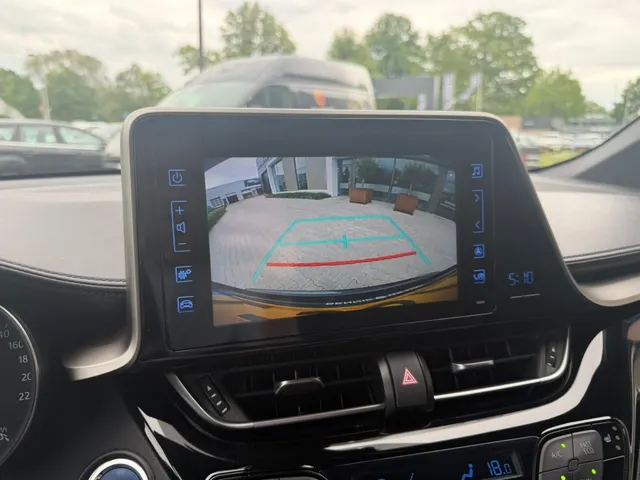 Toyota C-HR 1.8 Hybrid Style | PDC v/a | Stuur/Stoelverwarm. | Camera |
