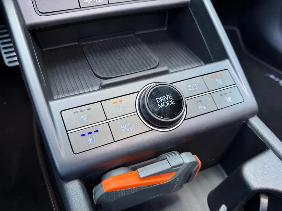 Hyundai Kona Electric N Line Sky 64.8 kWh | Navigatie| Schuif-kantel dak| Head up display| Stoelverwarming/koeling| 360 graden camera|