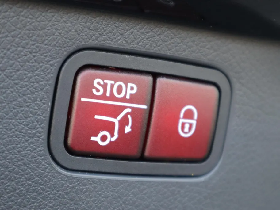 Mercedes-Benz C-Klasse Estate 300 e AMG Line l Trekhaak l Panoramadak l stoelverwarming l Leder