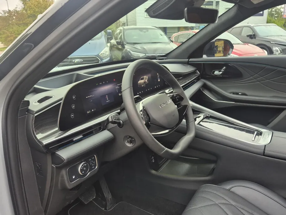 Omoda 9 9 PHEV Premium Panoramadak - 1100KM Bereik