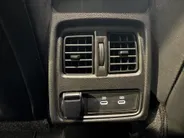 Renault Captur 90PK TCe Techno | Pack Winter | Navi | Climate Control | Camera | Parkeersensoren | Apple CarPlay/Android Auto | Lichtmetalen Velgen | Full LED | Armsteun | Digital Cockpit |