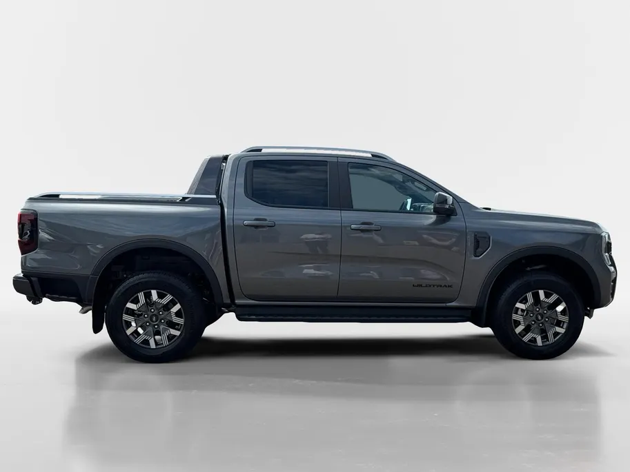 RANGER Ranger Wildtrak Double Cab 2.3 PHEV 205 kW/278 pk Automaat | Uit Voorraad Leverbaar | Prijs inclusief BPM & Kosten rijklaar maken | 5 persoons | GRIJS kenteken** | Elektrische Rollertop | Trekhaak | Adaptive Cruise control