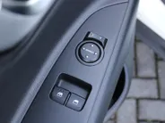 Kia Stonic 1.0 T-GDi MHEV DynamicLine | Navi | Clima | Cruise | All season banden | 15' LM | Camera | LED |
