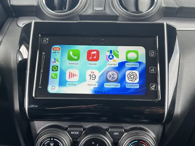 Suzuki Swift 1.2 Style Smart Hybrid | Apple Carplay & Android Auto | Climate Control | Lage Kilometerstand | 16' LM Velgen