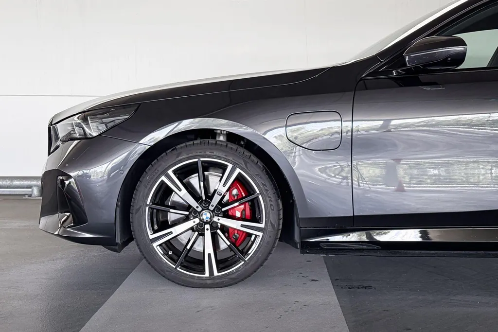 BMW 5 Serie Touring 550e xDrive M-Sport