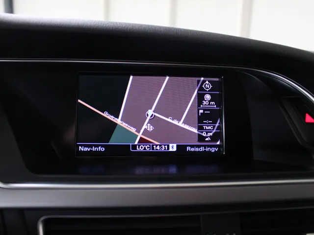 Audi A4 Avant 1.8 TFSI Business Edition Automaat Navigatie | Parkeersensoren | Climate control | Leder | Dealeronderhouden