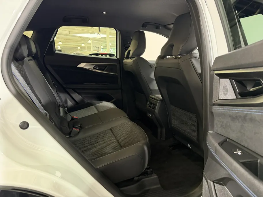 Renault Austral 200PK E-Tech Full Hybrid Esprit Alpine Automaat | 360 Camera | Elektrische Voorstoelen | Climate Control | Stoelverwarming | Digital Cockpit | Apple CarPlay/Android Auto | Lichtmetalen Velgen | Full LED |