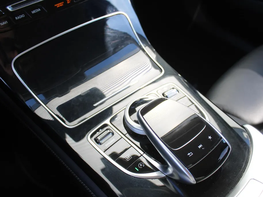 Mercedes-Benz GLC 250 4MATIC Premium Plus | Elek. stoelverstelling + achterklep | Stoelverwarming | Navi | Camera | Leer | Dodehoek detectie | 19' LM |