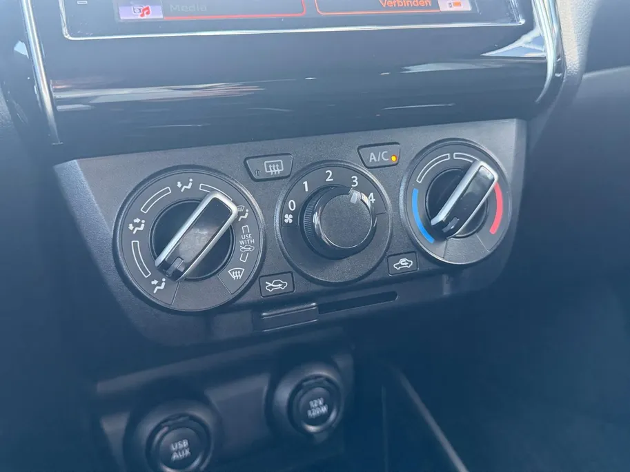 Suzuki Swift 1.2 Select Smart Hybrid | Airco | Cruise Control | Camera | Stoelverwarming | Apple Carplay/ Android Auto |